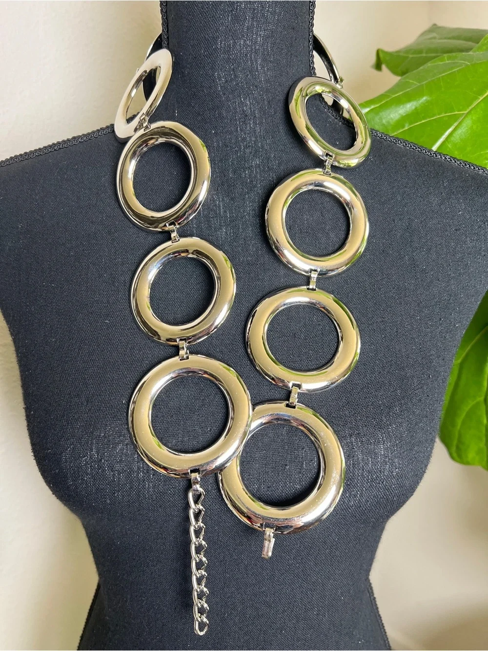 ESCADA Women’s Large Circle Shiny Silver Tone Metal Chain Link Belt